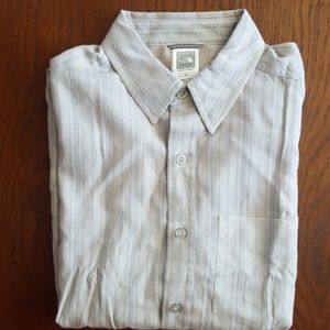 《 North Face 》 Performance Button Down
